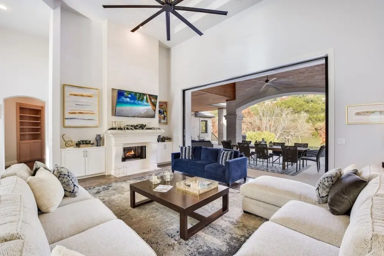 The Arrive Ridgeview Lakefront Estate 5 Bedroom Home