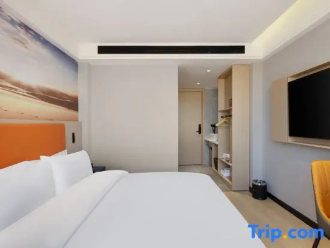 Standard Double room with city view