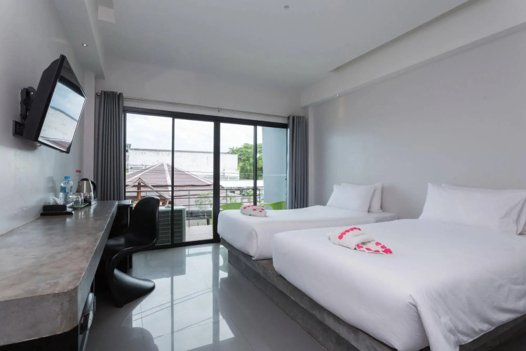 Riverside Hotel