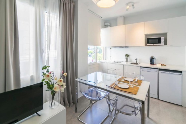 1 Bedroom Apartment
