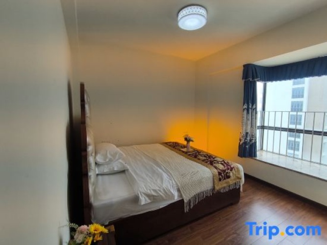2 Bedrooms Suite with garden view