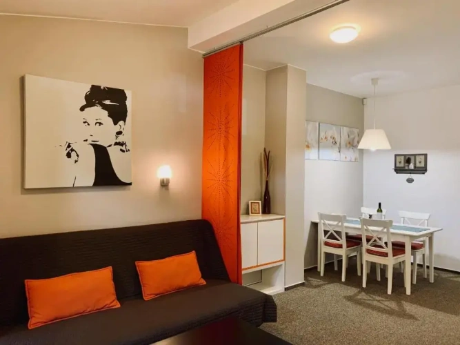 2 Bedrooms Apartment with mountain view