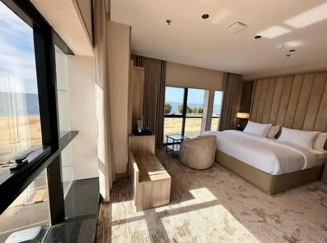 Hyatt Town 4