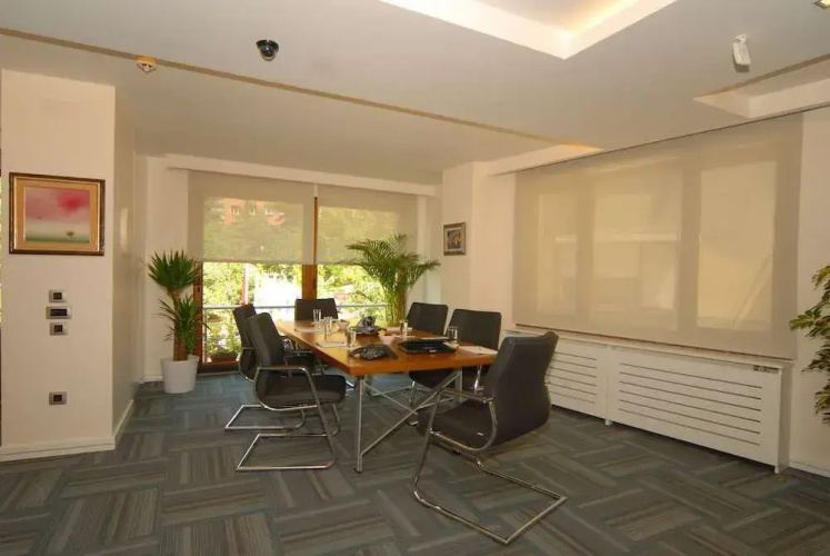 Aura Suites