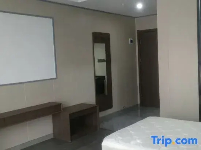 Queshan Nok Hotel
