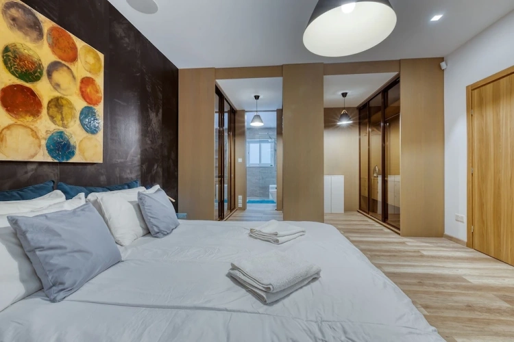 3 Bedrooms Apartment
