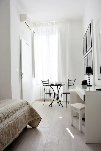 City Hotel