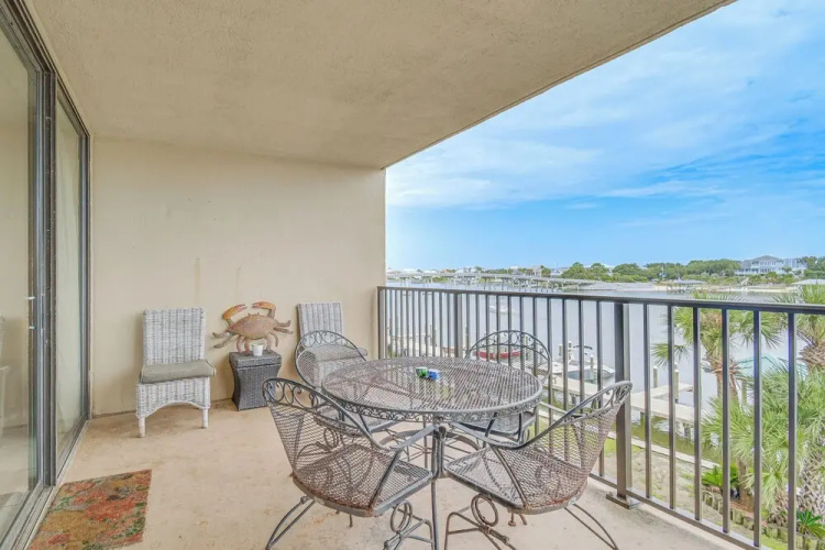 Breezy Orange Beach Condo w/ Balcony + Water View!