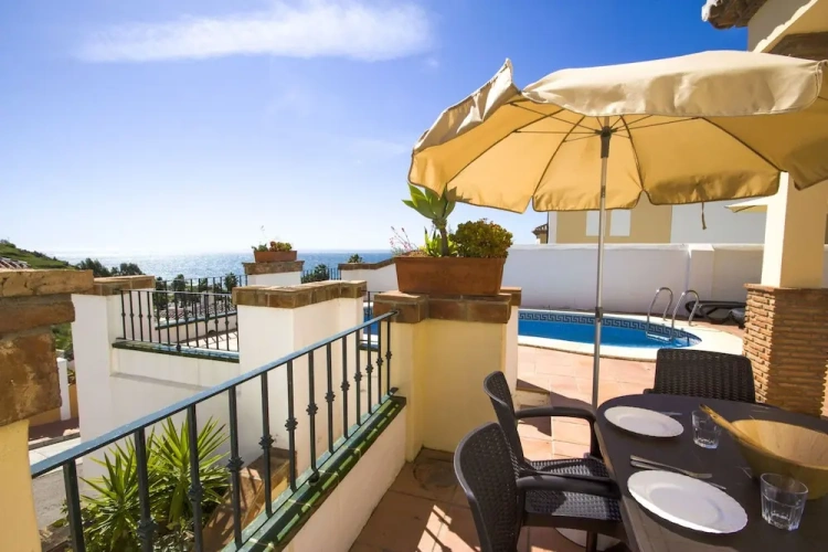 3 Bedrooms Villa
