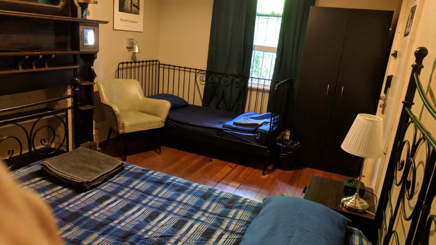 Standard Triple room