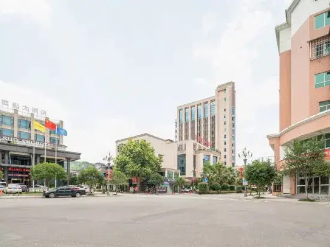 Hualong Golden Key Hotel