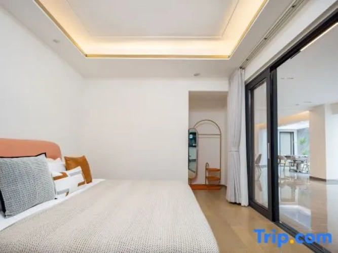 4 Bedrooms Luxury Villa