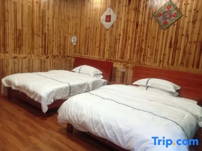 Standard Twin room with mountain view