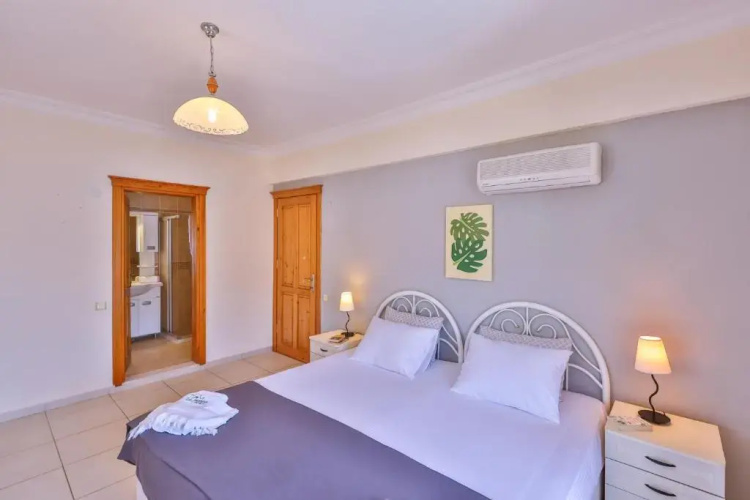 Kaş, deniz manzaralı, 6 kişilik villa