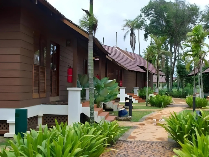 Ulek Beach Resort