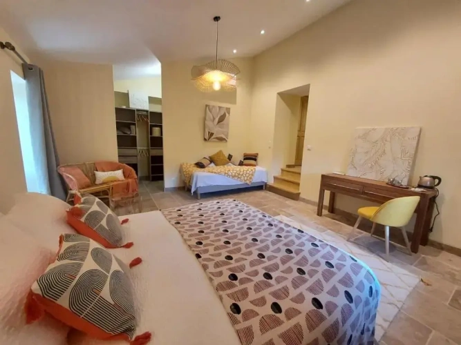 Standard Quadruple room with garden view