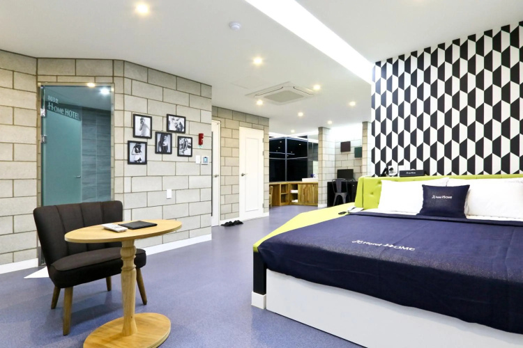Home Hotel