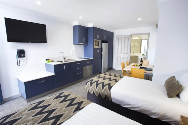 Altitude Motel
