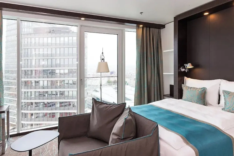 Standard room with view