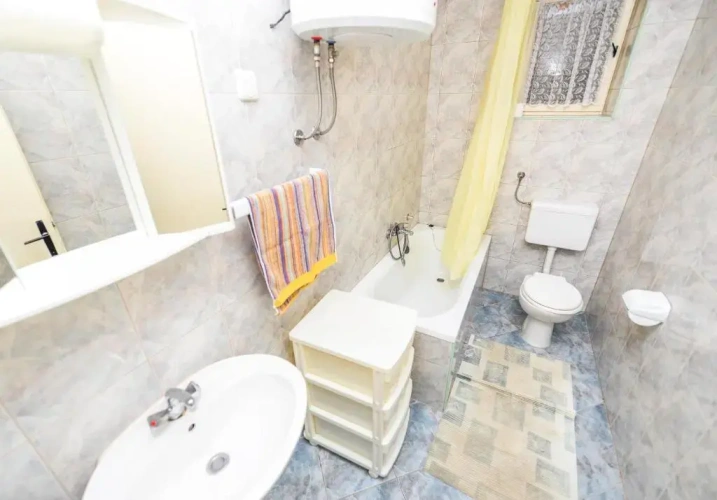 3 Bedrooms Apartment