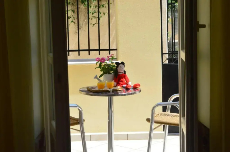 Antouanetta Apartments