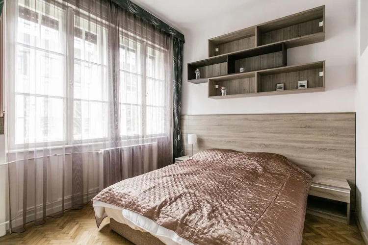 2 Bedrooms Apartment