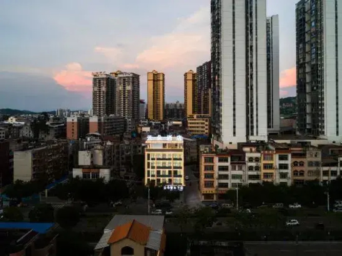 Cloud Wisdom Hotel