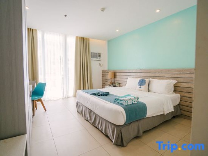 Standard Double room with pool view