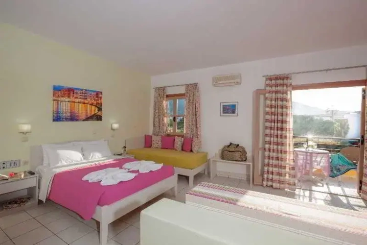 Quadruple Studio with balcony