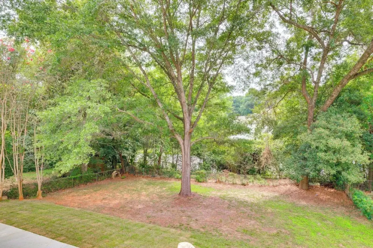Walkable Mobile Apartment w/ Fenced-in Yard