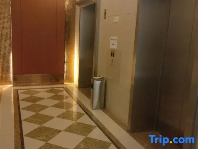 Laojia Apartment