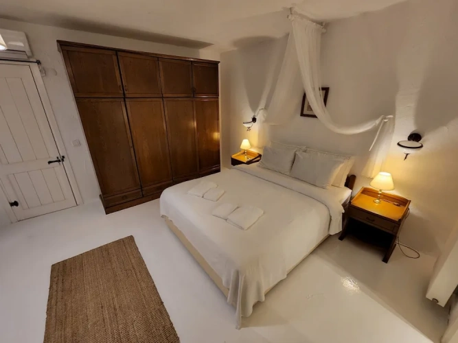 Economy Double Basement room