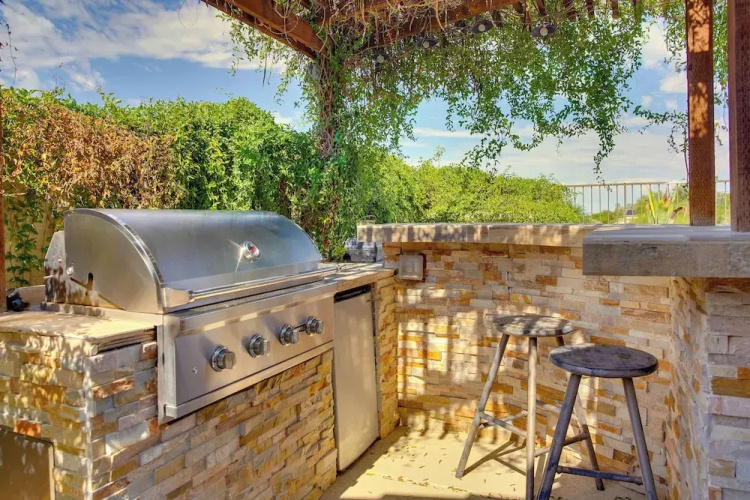 Poolside Paradise! Luxe Golf Getaway in Phoenix
