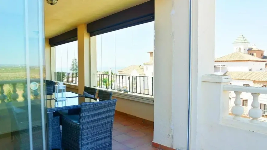 3 Bedrooms Apartment