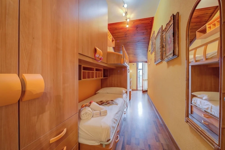 3 Bedrooms Standard Quintuple Apartment