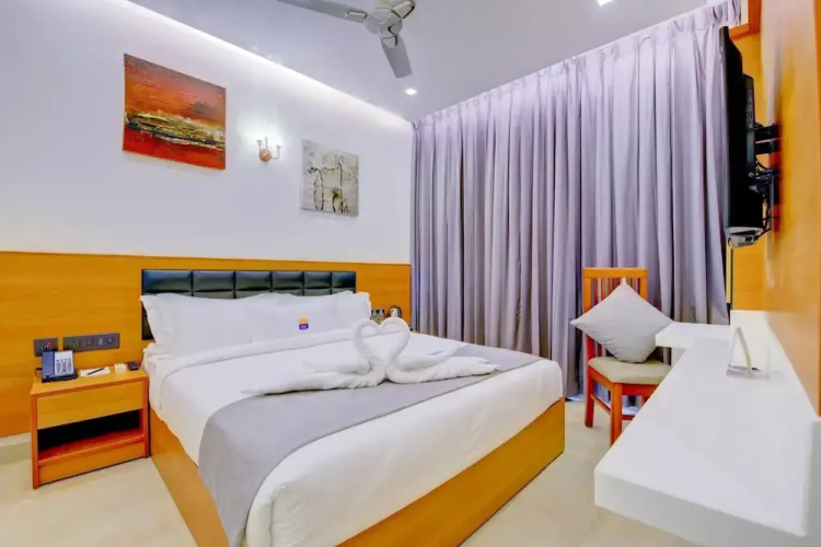 Dhruva Inn