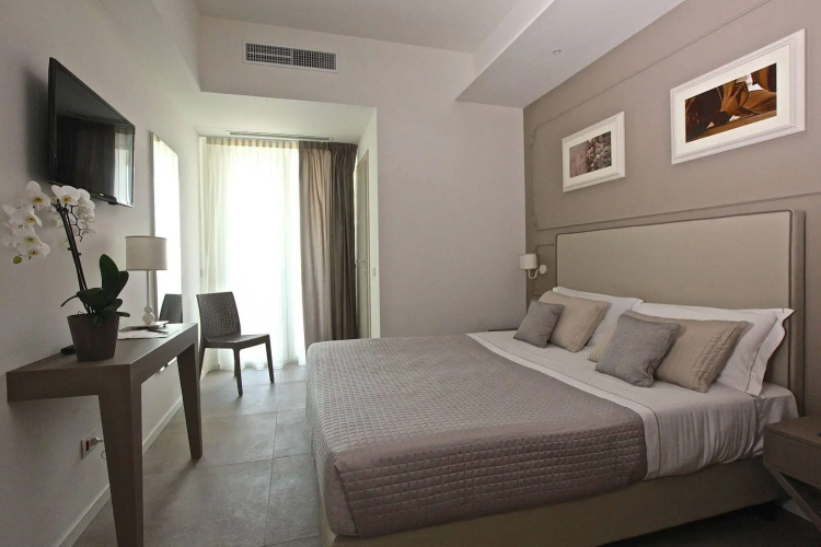 Hotel Ambassador