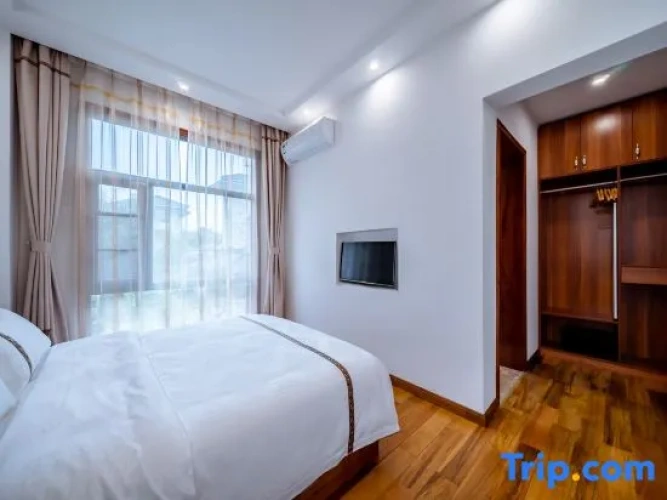 Standard Triple Family room