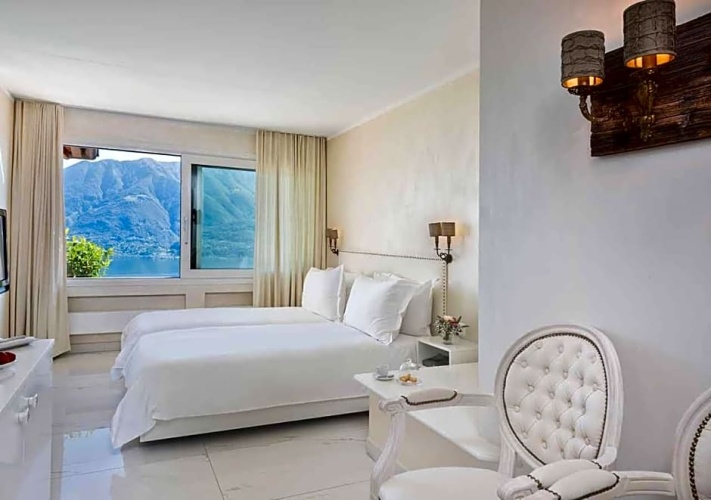 Standard room with lake view