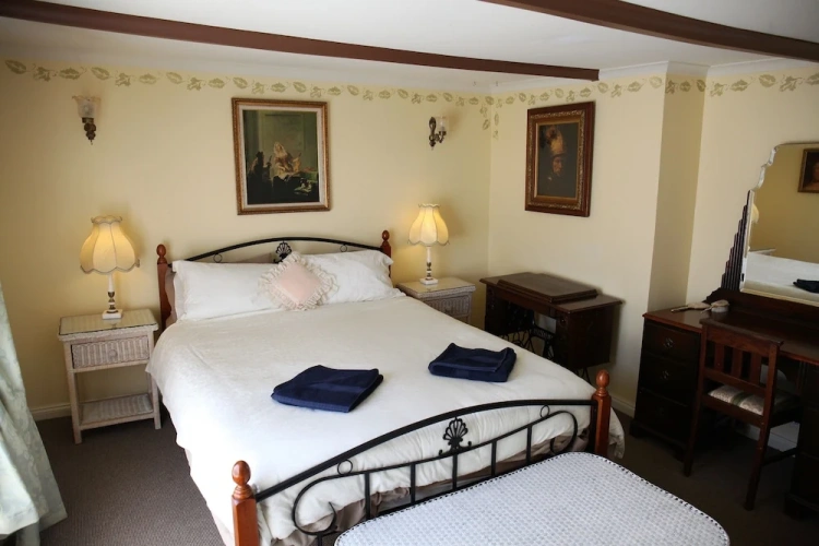 2 Bedrooms Classic Cottage