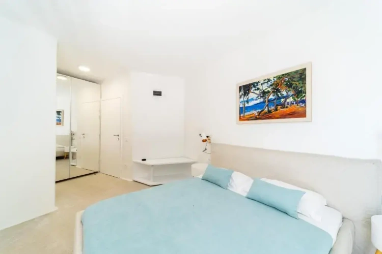 2 Bedrooms Villa
