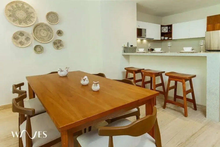 2 Br. Roof W/infinity Pool + Jacuzzi Spacious