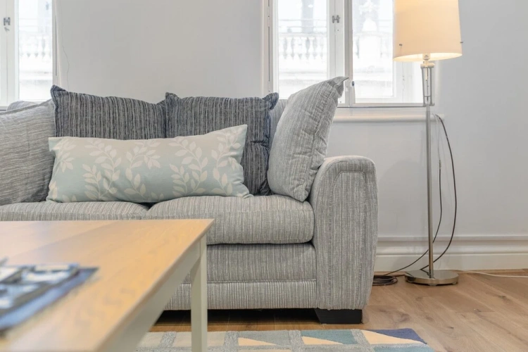 Large & Bright 1 Bed Flat In Piccadilly Circus