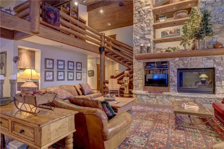 7650 Sterling Drive 5 Bedroom Home
