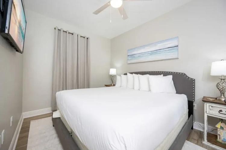 Phoenix Vi 61503 3 Bedroom Condo