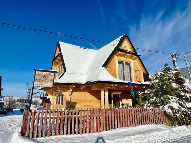 2 Bedrooms Chalet