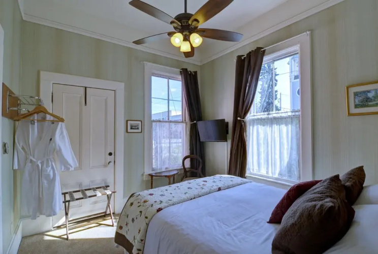 Blue Goose Inn B&B