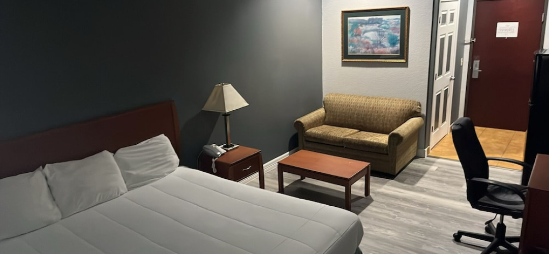 Clute Inn