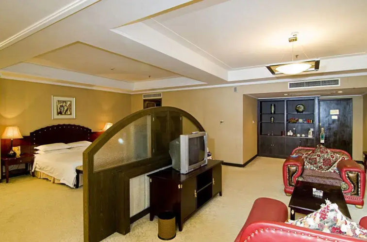 Central International Hotel