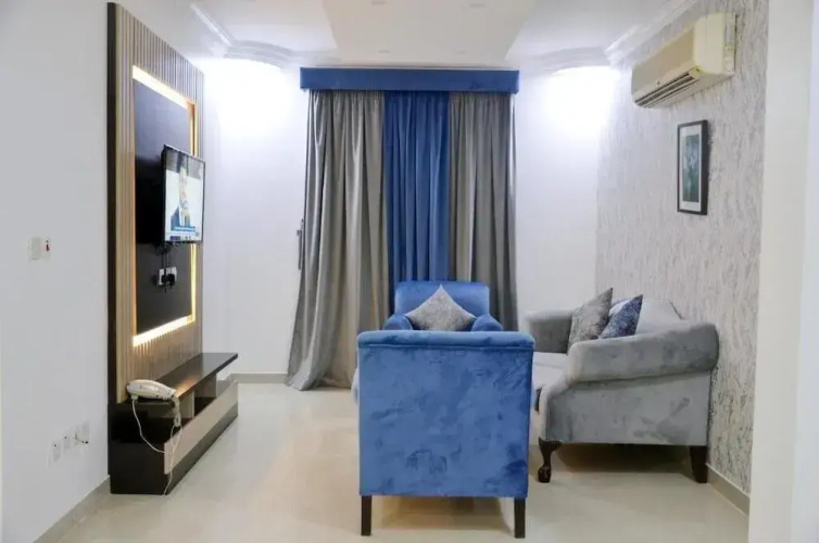 Mira Suites